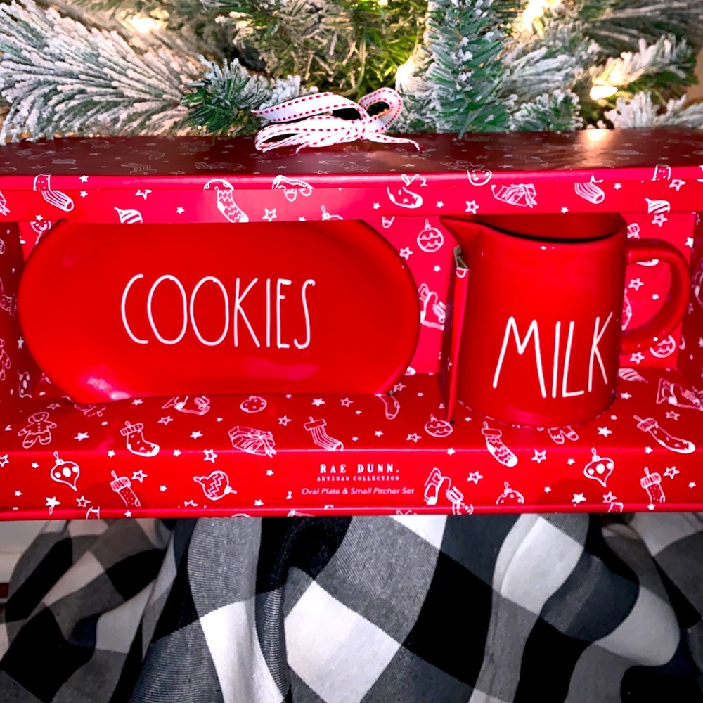 Rae Dunn brand new Christmas cookies & milk set